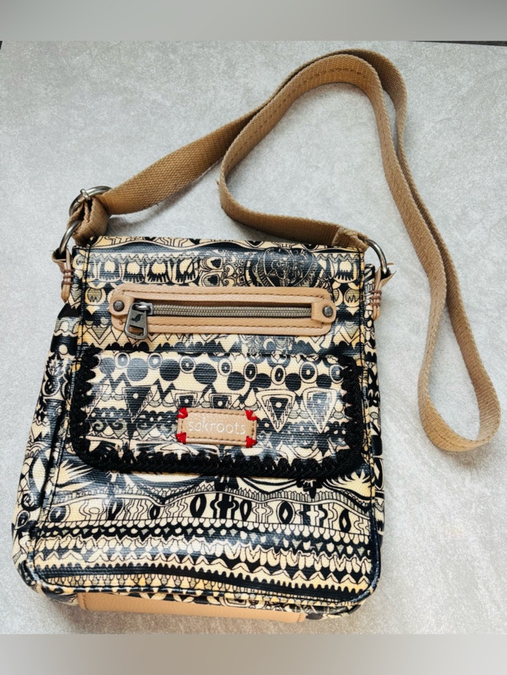 Sakroots Artist Circle Flat Crossbody Bag